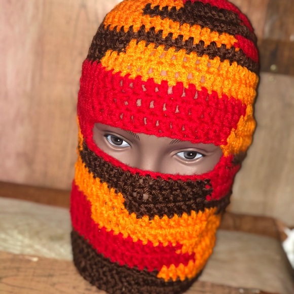 HANDMADE MASTERPIECES - Picture 16 of 16